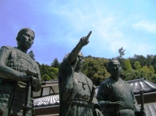 �f�G�ȊX�ł����I